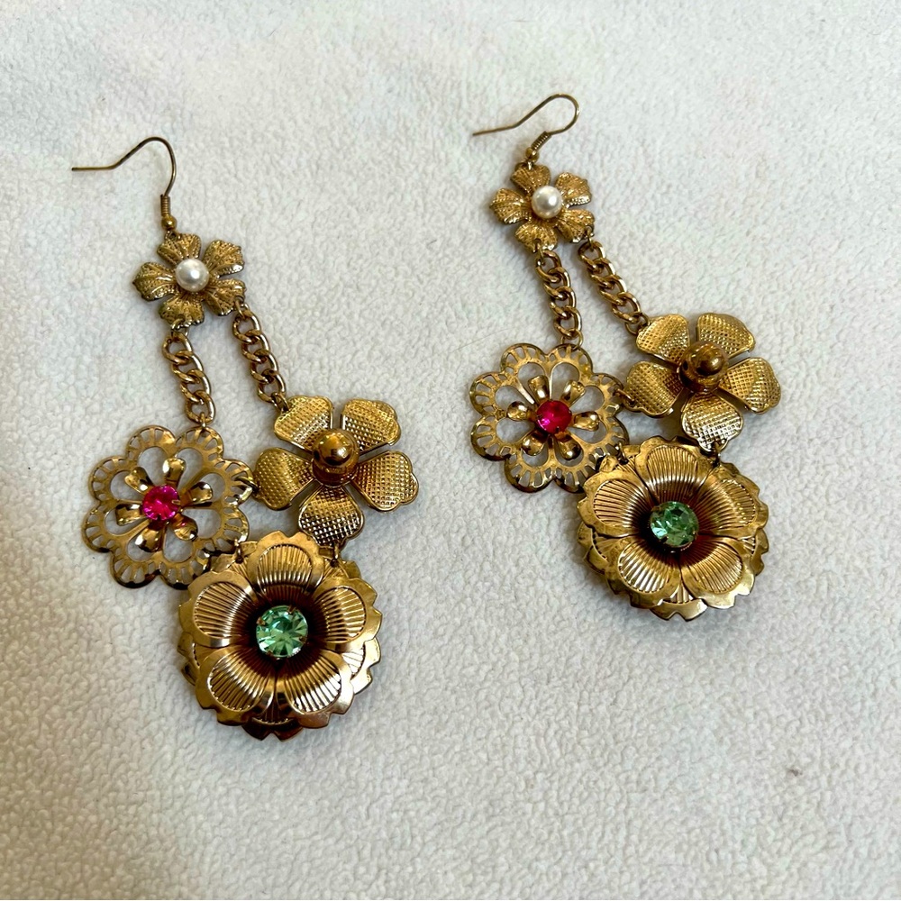 Modcloth large ear piece